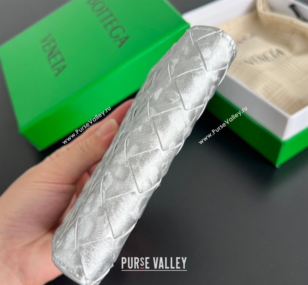 Bottega Veneta Intrecciato Leather Passport Case Silver 2026 749954 (WT-260401036)