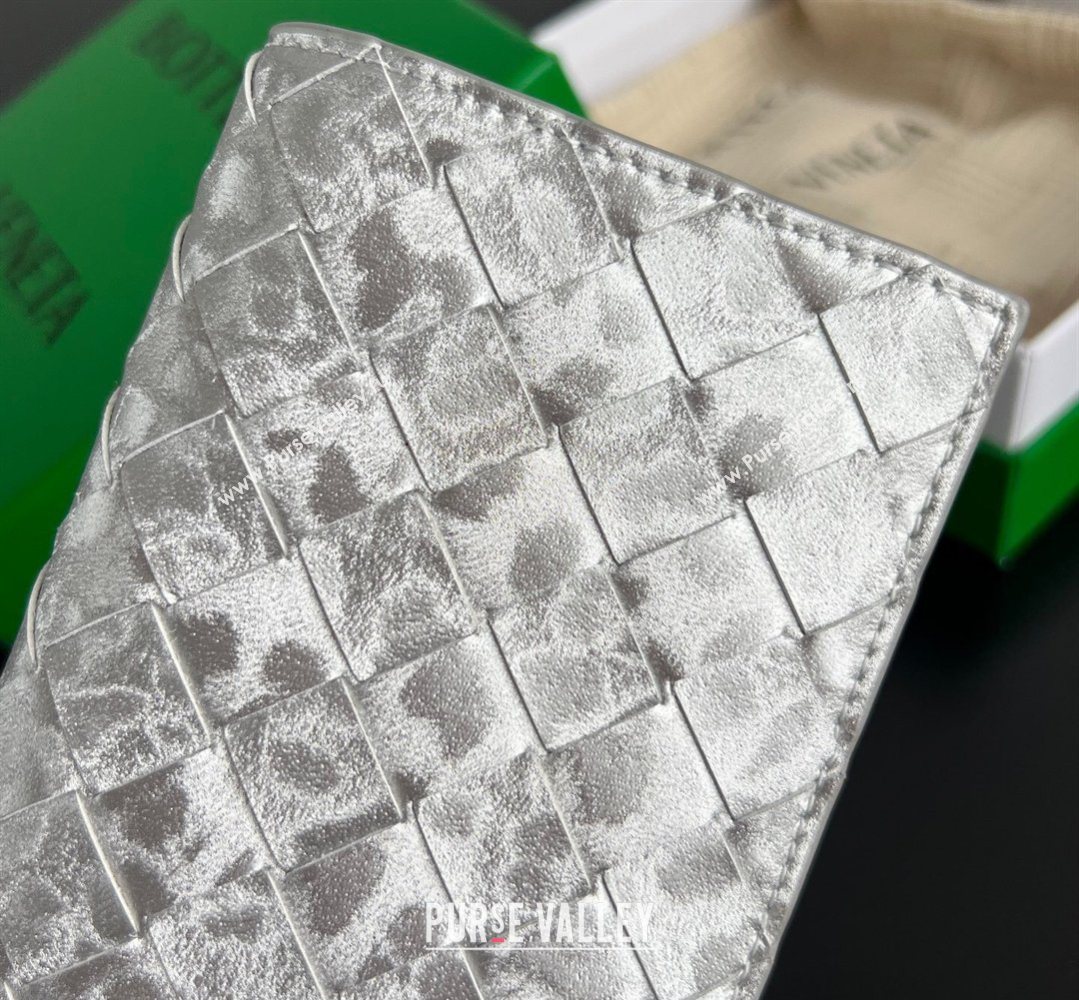 Bottega Veneta Intrecciato Leather Passport Case Silver 2026 749954 (WT-260401036)