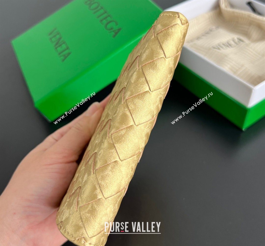 Bottega Veneta Medium Bi-Fold Wallet in Intrecciato Leather Frog Gold 2026 667468 (WT-260401037)