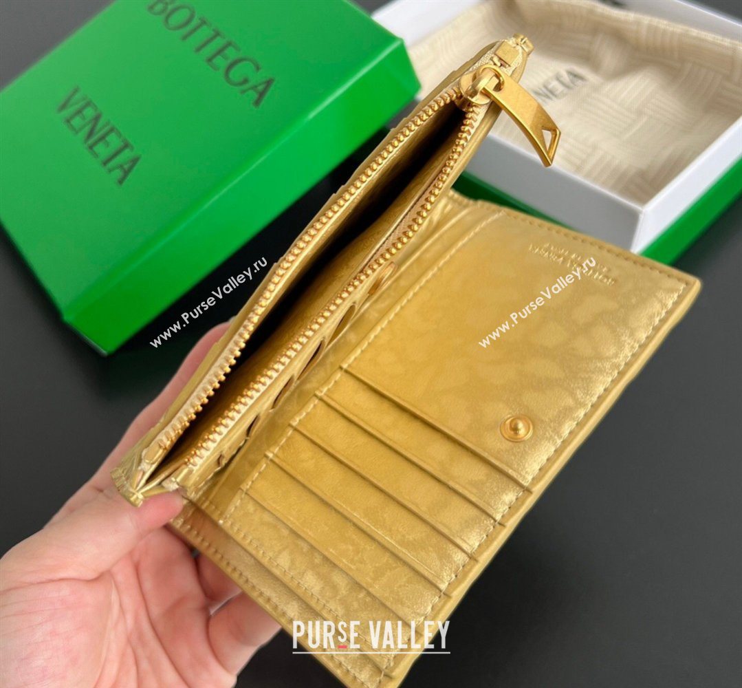 Bottega Veneta Medium Bi-Fold Wallet in Intrecciato Leather Frog Gold 2026 667468 (WT-260401037)