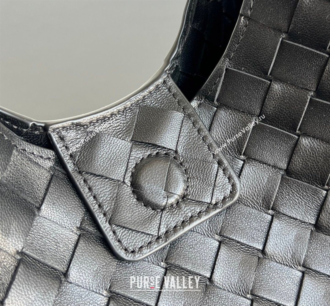 Bottega Veneta Small Campana Hobo Bag in Intrecciato Leather Black 2026 854248 (WT-260401053)