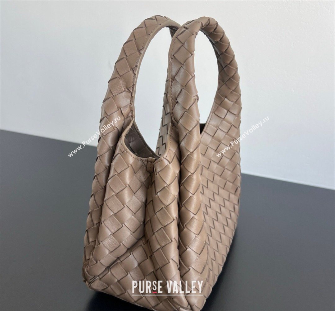 Bottega Veneta Small Campana Hobo Bag in Intrecciato Leather Pinecone Brown 2026 854248 (WT-260401055)