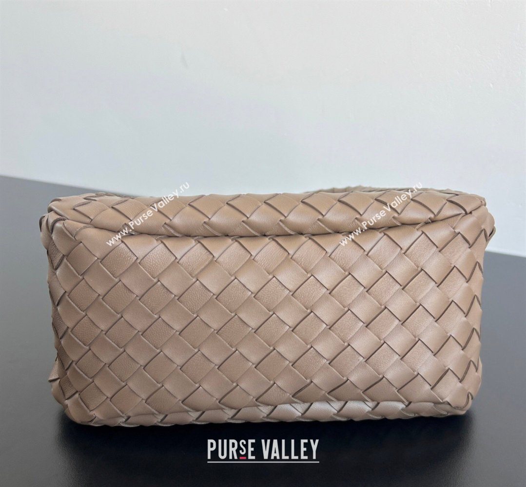 Bottega Veneta Small Campana Hobo Bag in Intrecciato Leather Pinecone Brown 2026 854248 (WT-260401055)