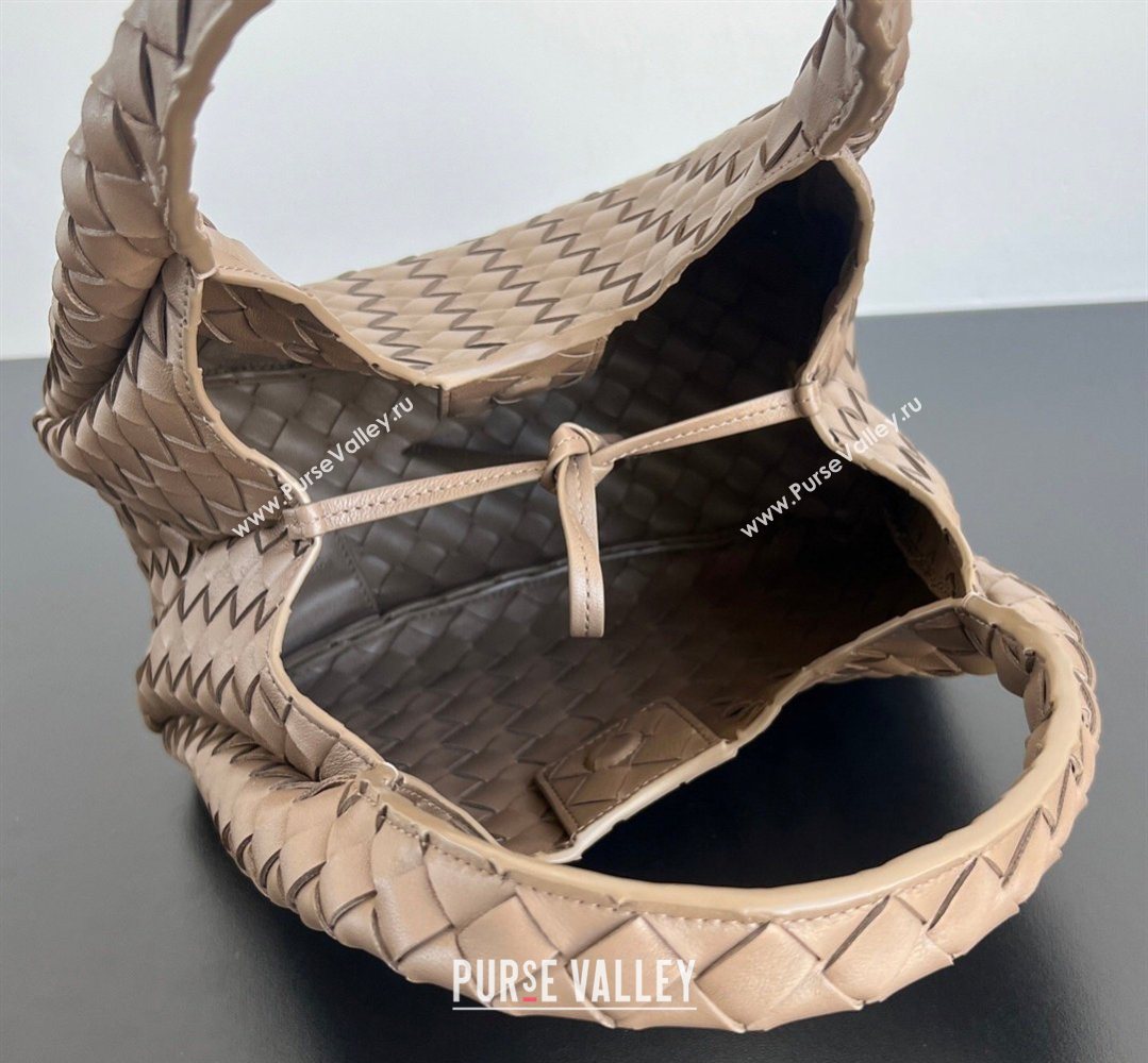 Bottega Veneta Small Campana Hobo Bag in Intrecciato Leather Pinecone Brown 2026 854248 (WT-260401055)