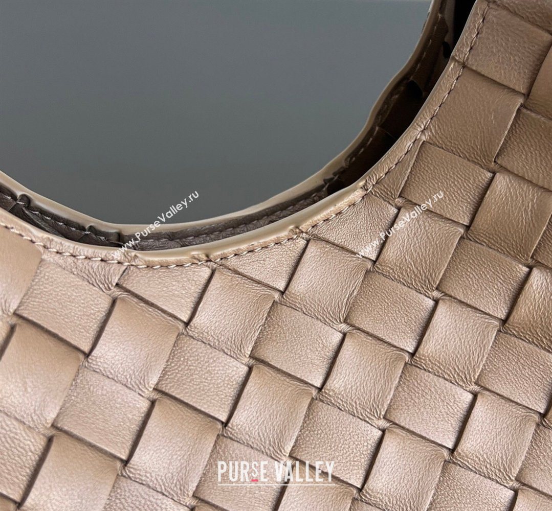 Bottega Veneta Small Campana Hobo Bag in Intrecciato Leather Pinecone Brown 2026 854248 (WT-260401055)