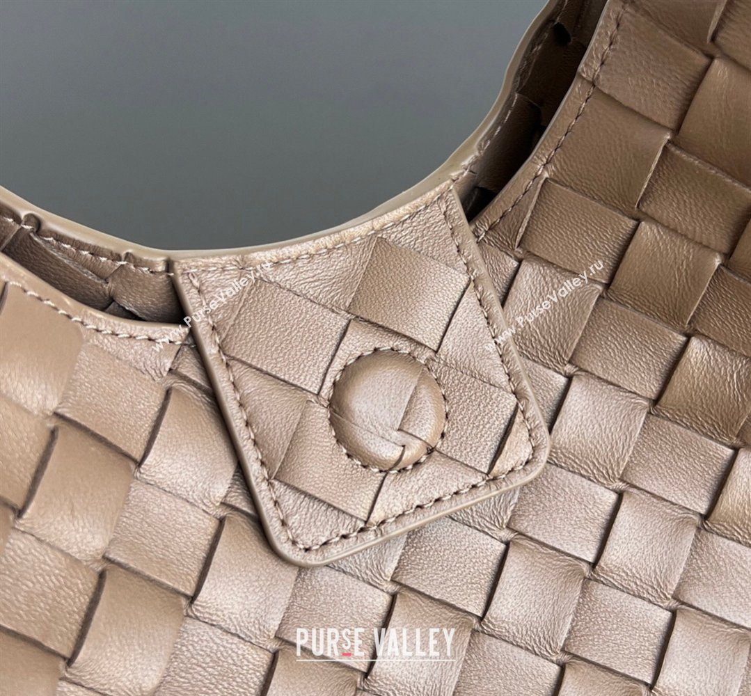 Bottega Veneta Small Campana Hobo Bag in Intrecciato Leather Pinecone Brown 2026 854248 (WT-260401055)