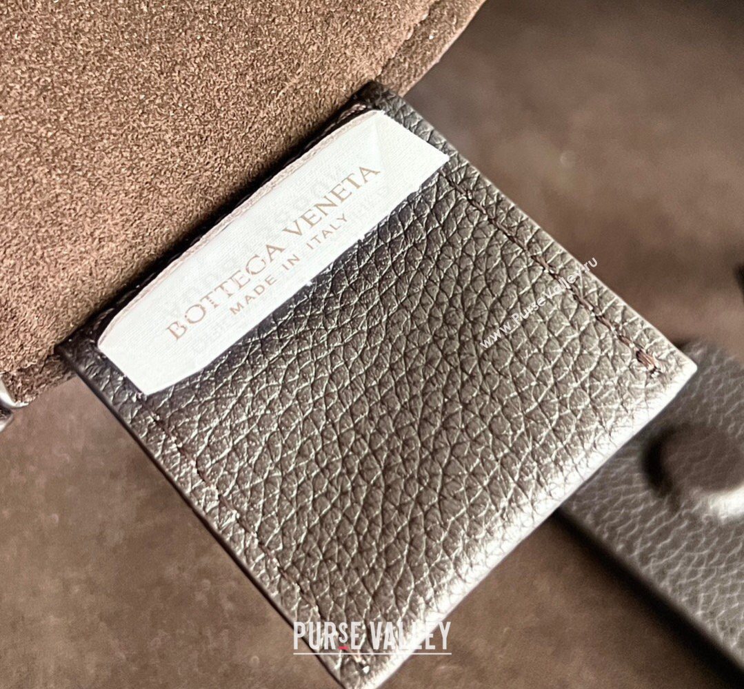 Bottega Veneta Large Campana Shoulder Bag in Grained Leather Fondant Brown 2026 844251 (WT-260401057)