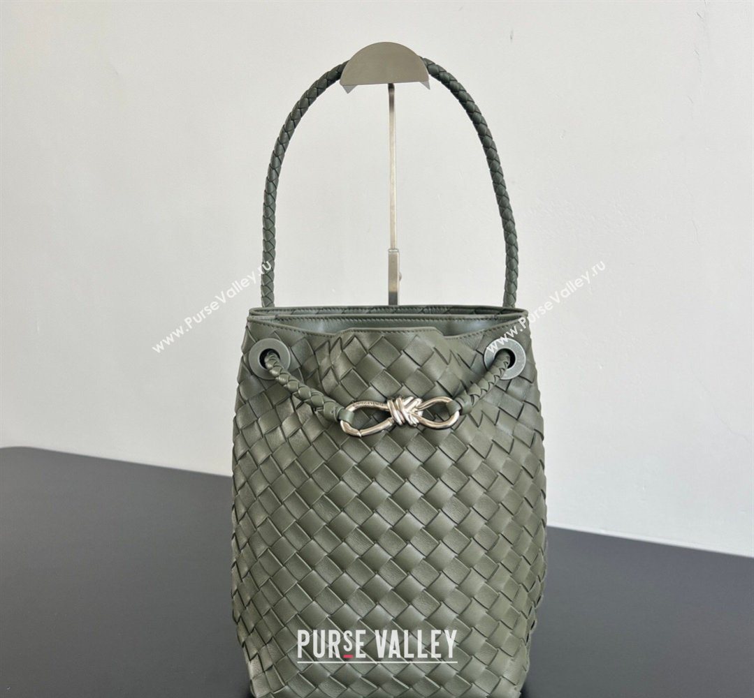 Bottega Veneta Andiamo Small Bucket Bag in Intrecciato Leather Pickle Green 2026 855759 (WT-260401061)