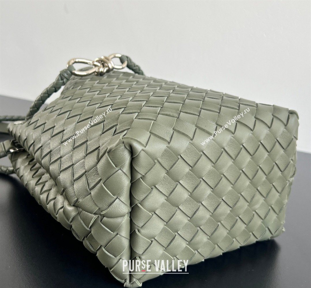 Bottega Veneta Andiamo Small Bucket Bag in Intrecciato Leather Pickle Green 2026 855759 (WT-260401061)