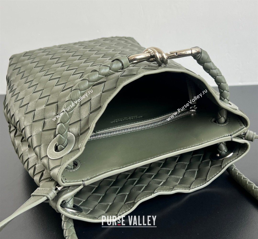 Bottega Veneta Andiamo Small Bucket Bag in Intrecciato Leather Pickle Green 2026 855759 (WT-260401061)