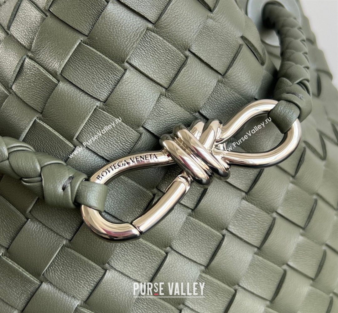 Bottega Veneta Andiamo Small Bucket Bag in Intrecciato Leather Pickle Green 2026 855759 (WT-260401061)