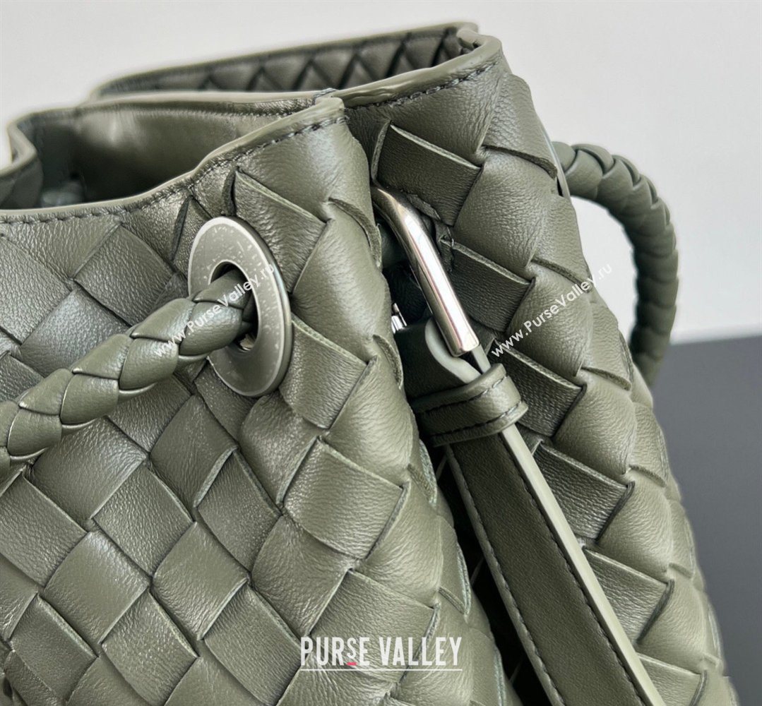 Bottega Veneta Andiamo Small Bucket Bag in Intrecciato Leather Pickle Green 2026 855759 (WT-260401061)