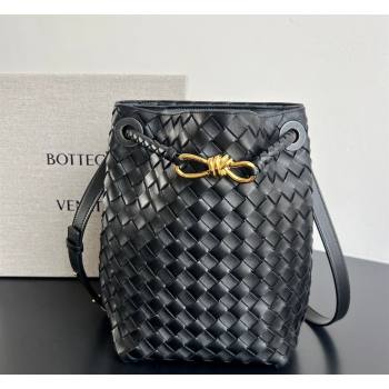 Bottega Veneta Andiamo Small Bucket Bag in Intrecciato Leather Black 2026 855759 (WT-260401063)