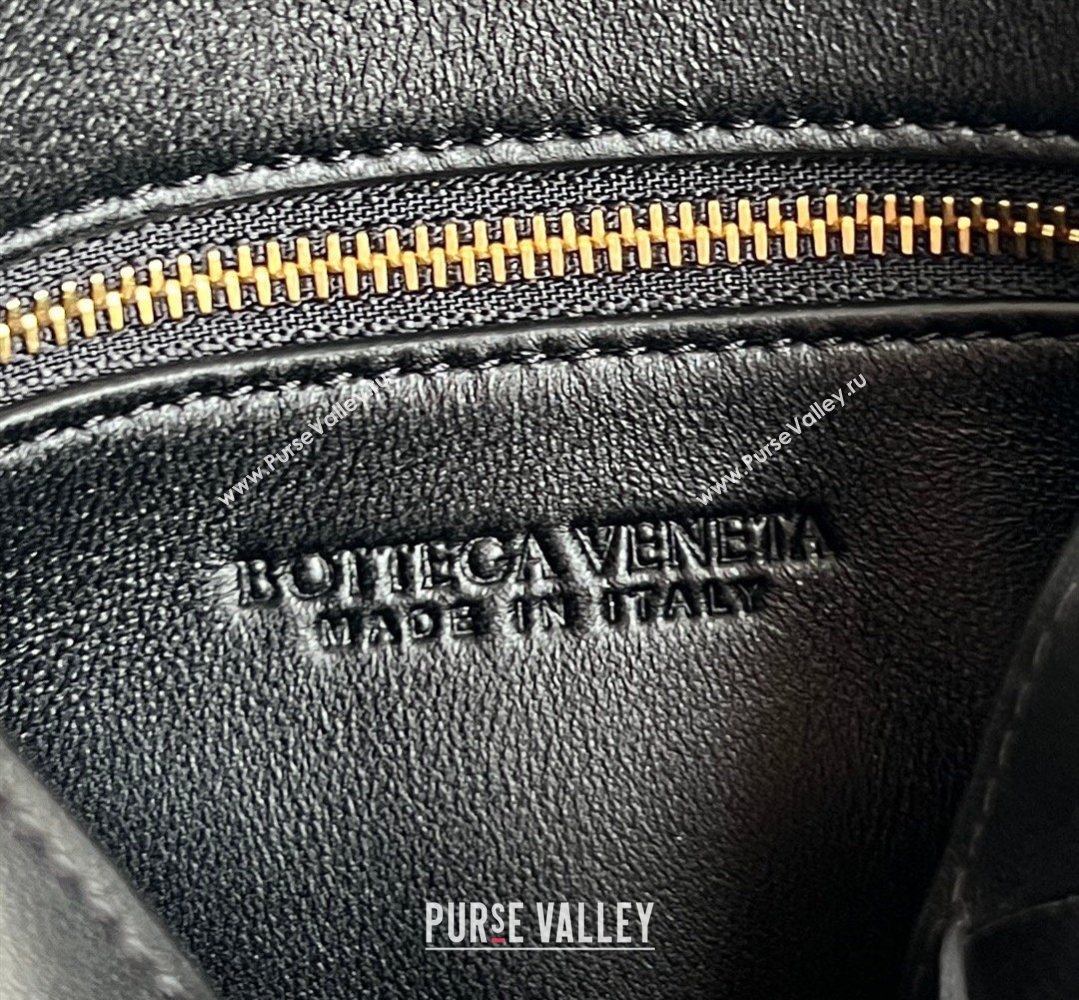 Bottega Veneta Andiamo Small Bucket Bag in Intrecciato Leather Black 2026 855759 (WT-260401063)