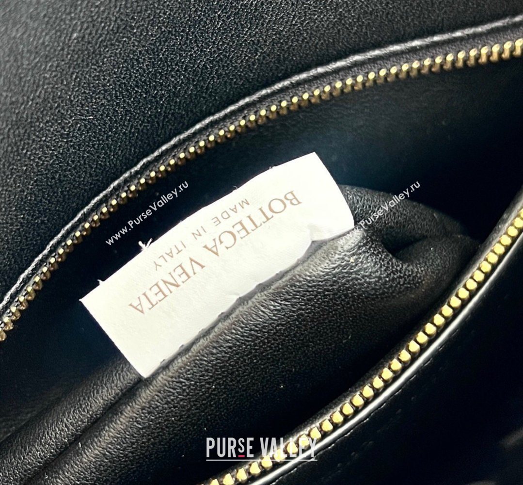 Bottega Veneta Andiamo Small Bucket Bag in Intrecciato Leather Black 2026 855759 (WT-260401063)