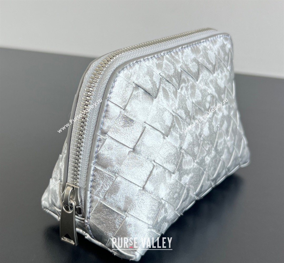 Bottega Veneta Intrecciato Lamina Satin Leather Beauty Pouch Silver 2026 764044 (WT-260401039)