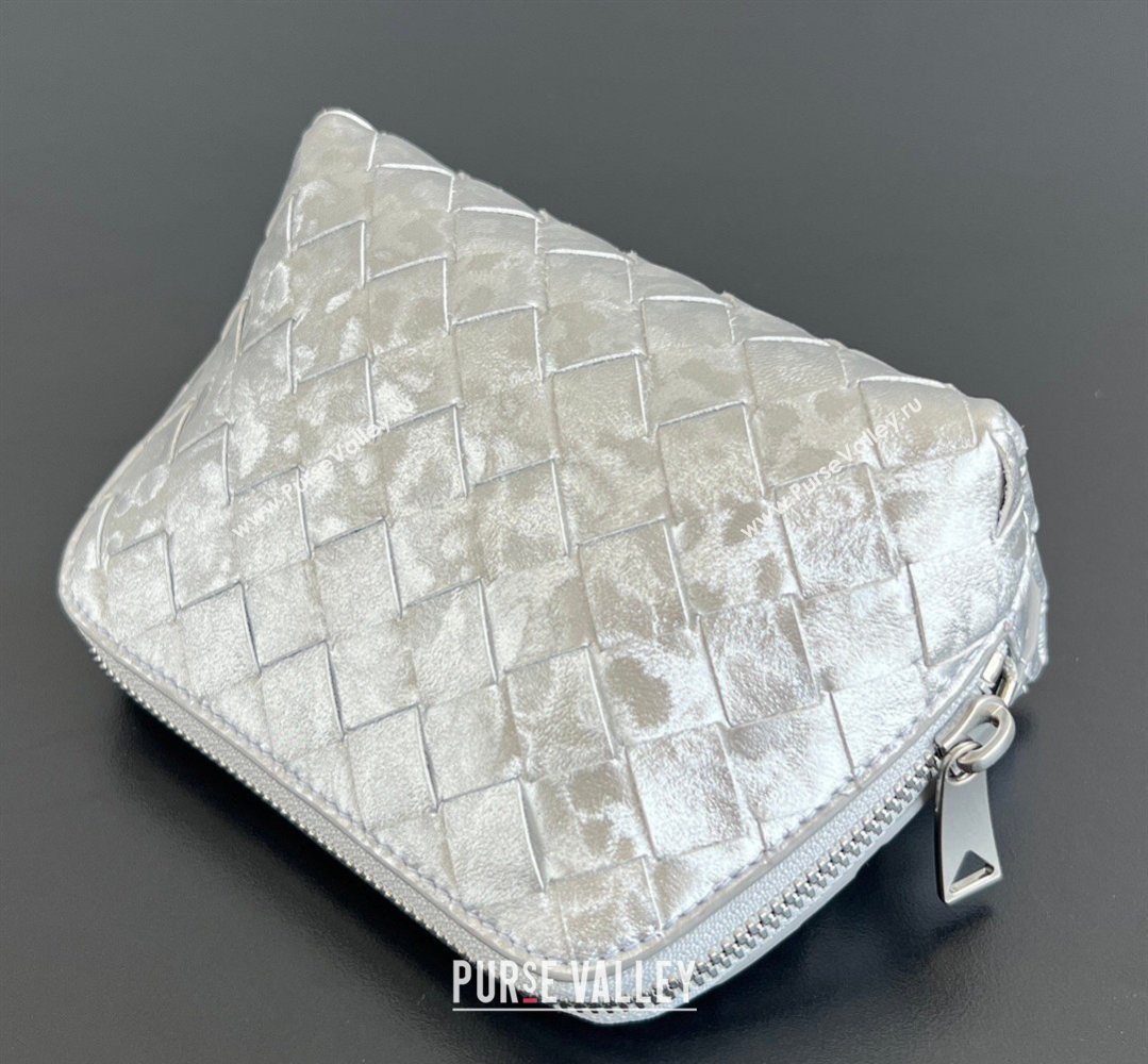 Bottega Veneta Intrecciato Lamina Satin Leather Beauty Pouch Silver 2026 764044 (WT-260401039)