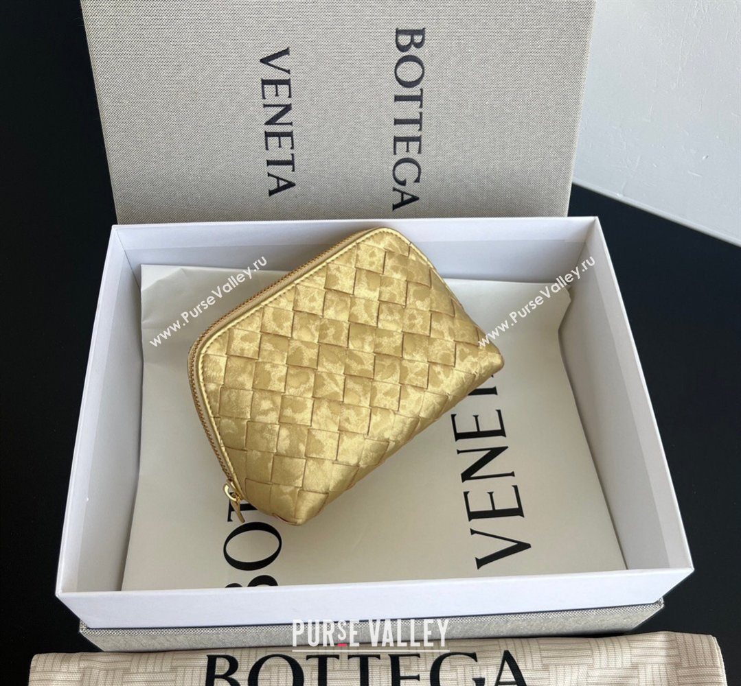 Bottega Veneta Intrecciato Lamina Satin Leather Beauty Pouch Gold 2026 764044 (WT-260401040)