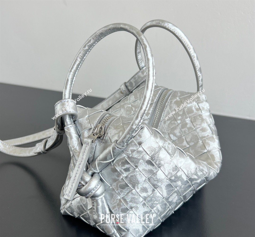 Bottega Veneta Small Loop Cross-Body Bag in Intrecciato Lamina Satin Leather Silver 2026 796615 (WT-260401041)