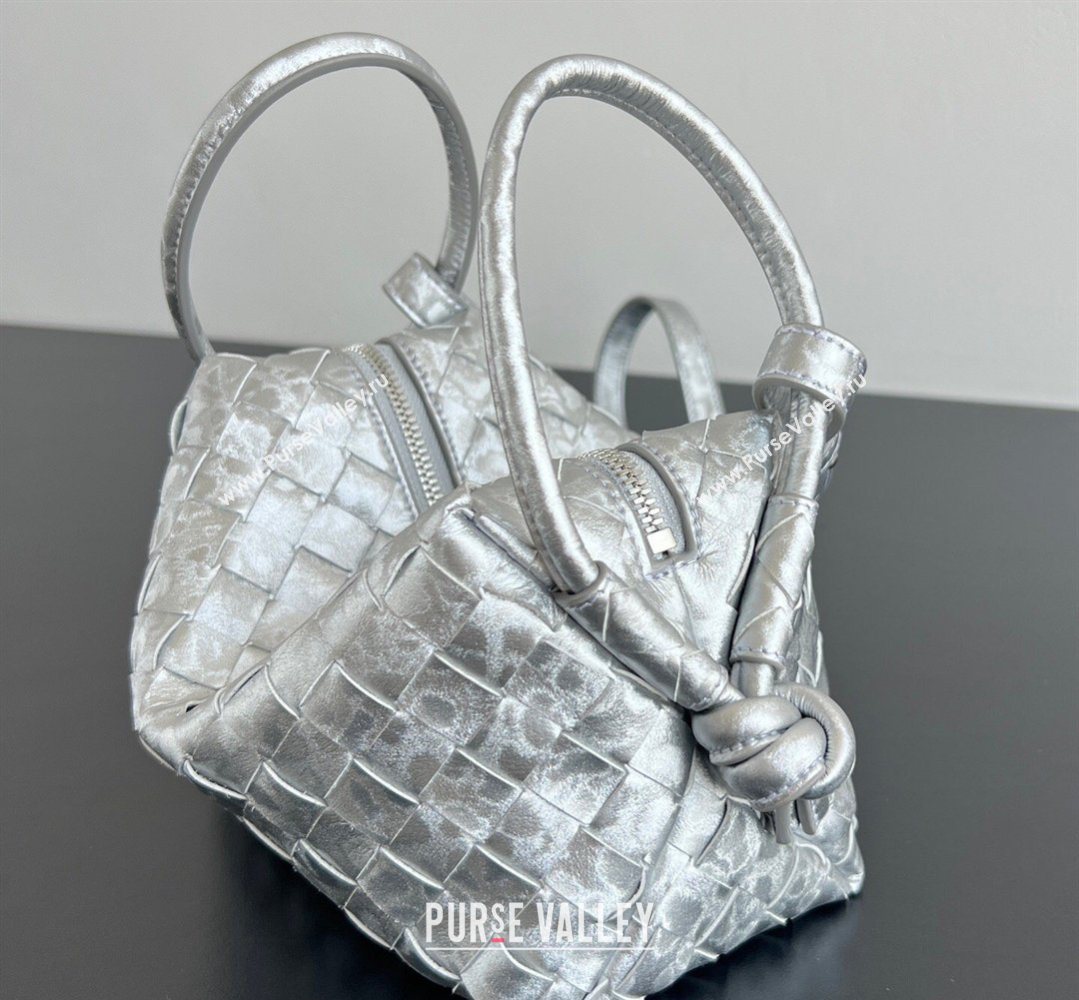 Bottega Veneta Small Loop Cross-Body Bag in Intrecciato Lamina Satin Leather Silver 2026 796615 (WT-260401041)