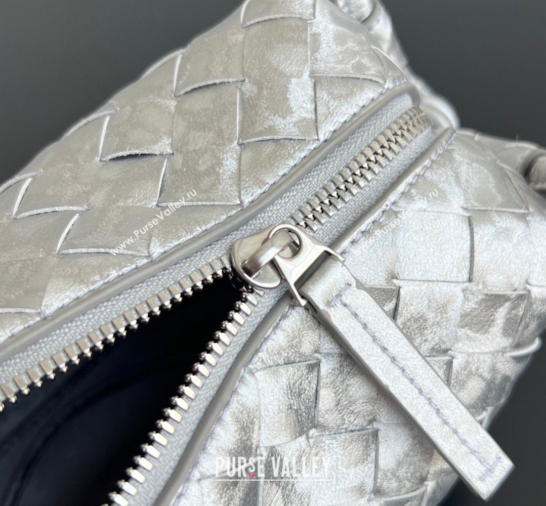 Bottega Veneta Small Loop Cross-Body Bag in Intrecciato Lamina Satin Leather Silver 2026 796615 (WT-260401041)