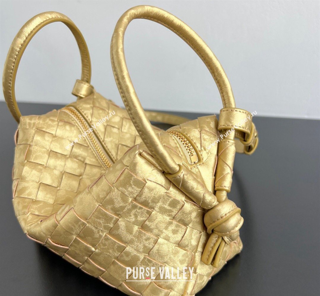 Bottega Veneta Small Loop Cross-Body Bag in Intrecciato Lamina Satin Leather Gold 2026 796615 (WT-260401042)