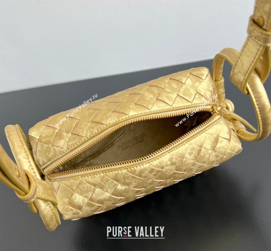 Bottega Veneta Small Loop Cross-Body Bag in Intrecciato Lamina Satin Leather Gold 2026 796615 (WT-260401042)
