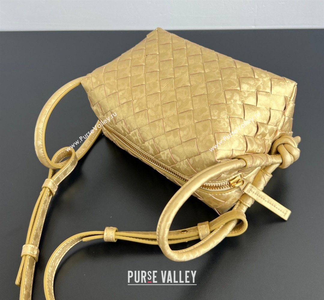 Bottega Veneta Small Loop Cross-Body Bag in Intrecciato Lamina Satin Leather Gold 2026 796615 (WT-260401042)