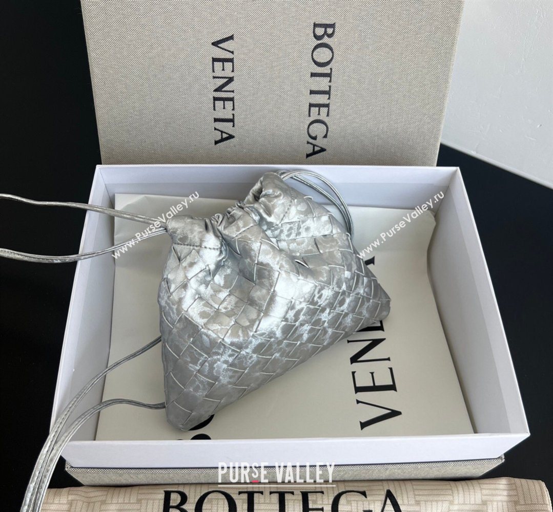 Bottega Veneta Small Dustbag in Intrecciato Lamina Satin Leather Silver 2026 816987 (WT-260401043)