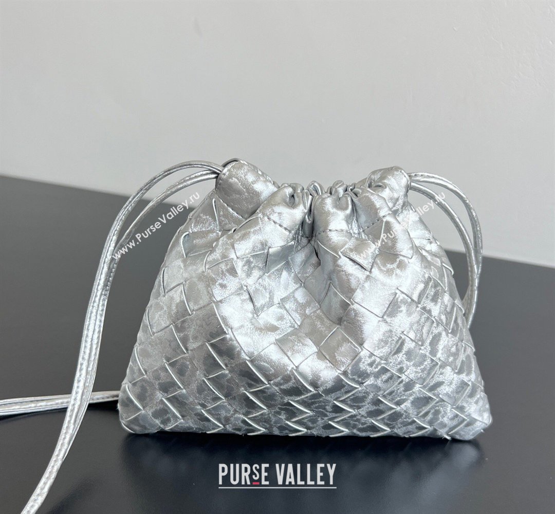 Bottega Veneta Small Dustbag in Intrecciato Lamina Satin Leather Silver 2026 816987 (WT-260401043)