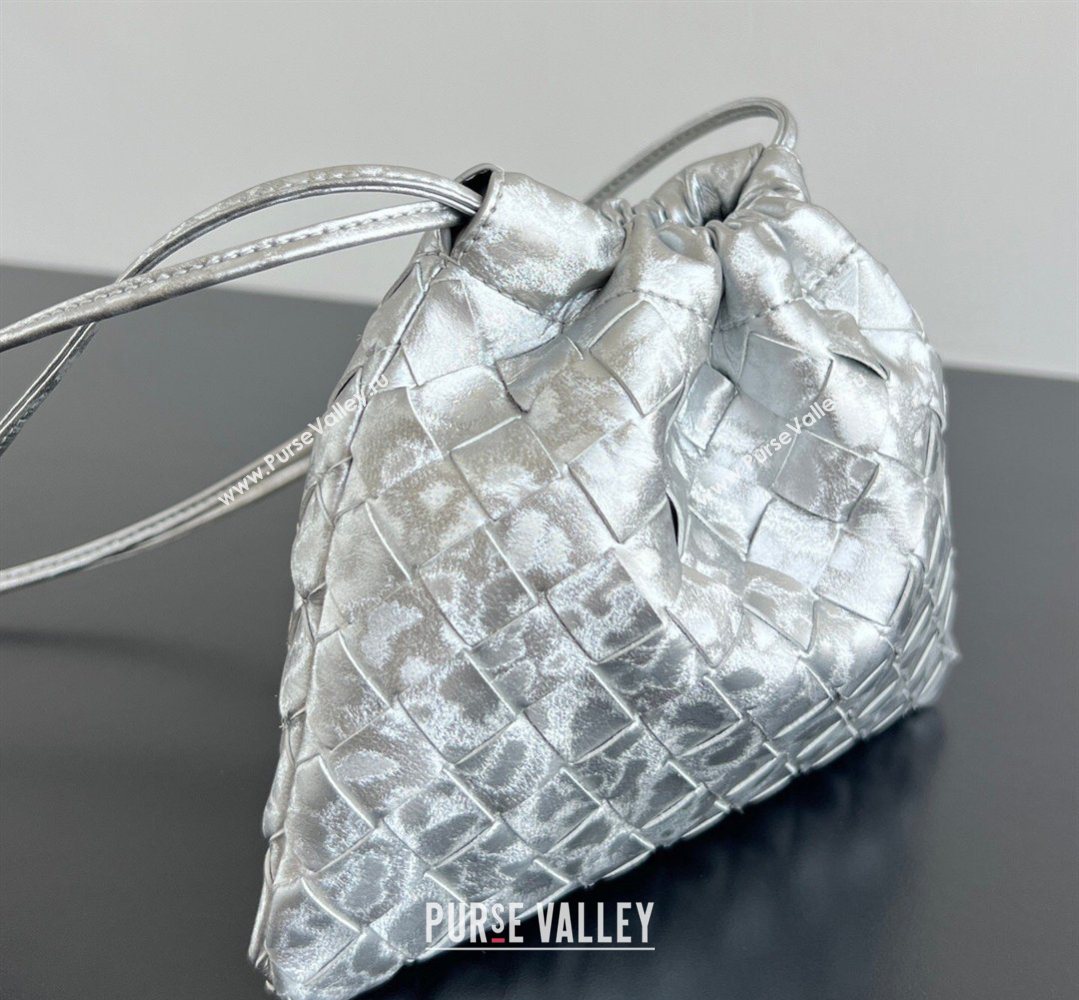 Bottega Veneta Small Dustbag in Intrecciato Lamina Satin Leather Silver 2026 816987 (WT-260401043)