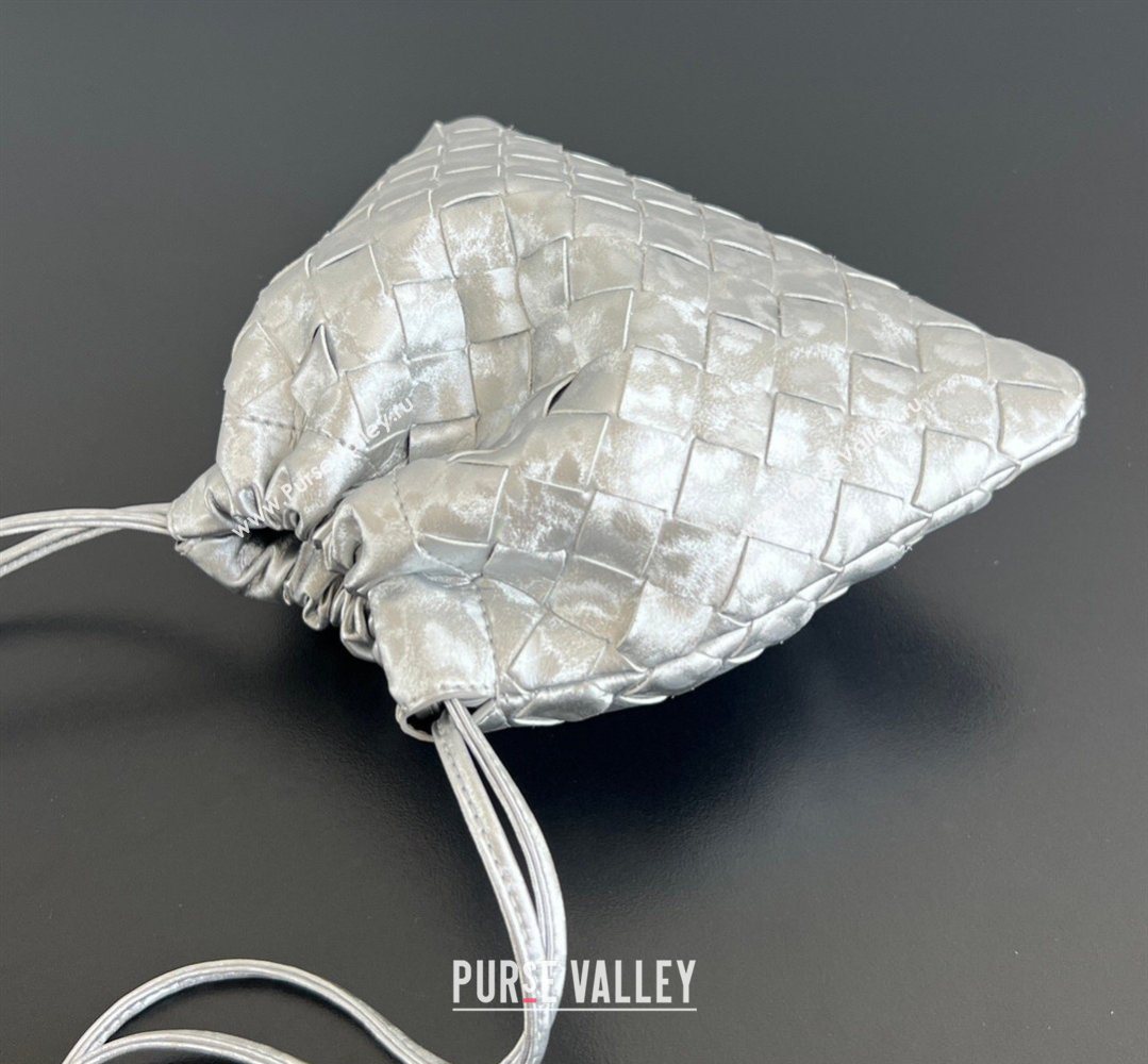 Bottega Veneta Small Dustbag in Intrecciato Lamina Satin Leather Silver 2026 816987 (WT-260401043)