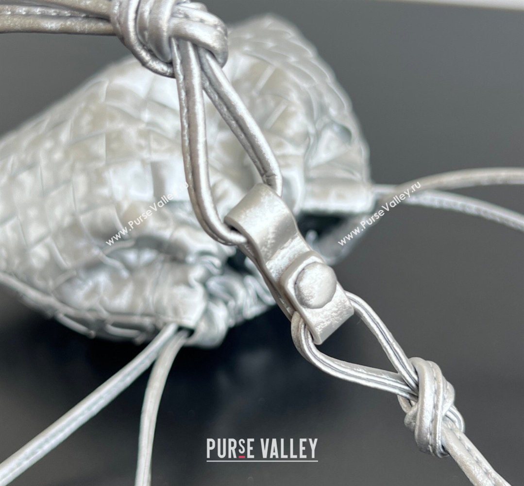 Bottega Veneta Small Dustbag in Intrecciato Lamina Satin Leather Silver 2026 816987 (WT-260401043)