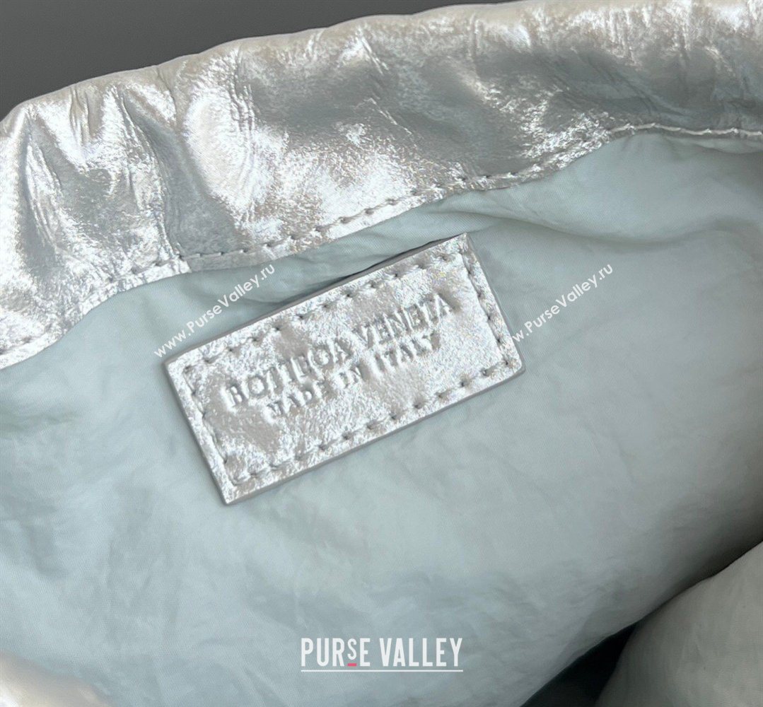 Bottega Veneta Small Dustbag in Intrecciato Lamina Satin Leather Silver 2026 816987 (WT-260401043)