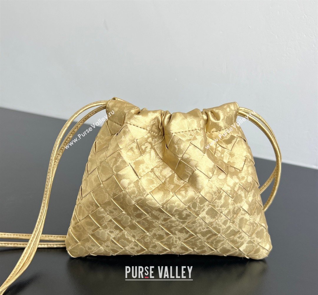 Bottega Veneta Small Dustbag in Intrecciato Lamina Satin Leather Gold 2026 816987 (WT-260401044)