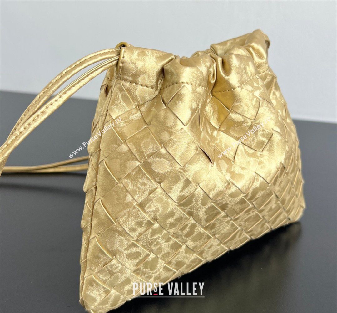 Bottega Veneta Small Dustbag in Intrecciato Lamina Satin Leather Gold 2026 816987 (WT-260401044)