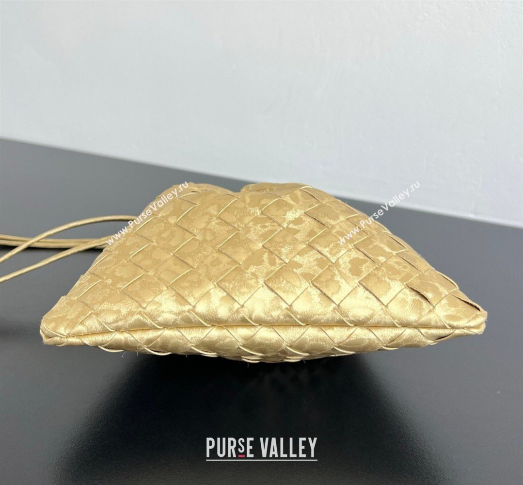 Bottega Veneta Small Dustbag in Intrecciato Lamina Satin Leather Gold 2026 816987 (WT-260401044)