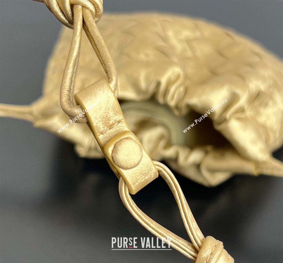 Bottega Veneta Small Dustbag in Intrecciato Lamina Satin Leather Gold 2026 816987 (WT-260401044)