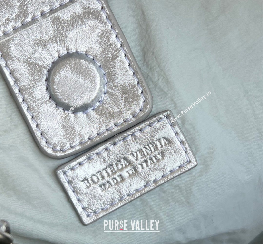 Bottega Veneta Dustbag Notte Bag in Intrecciato Lamina Satin Leather Silver 2026 839394 (WT-260401045)