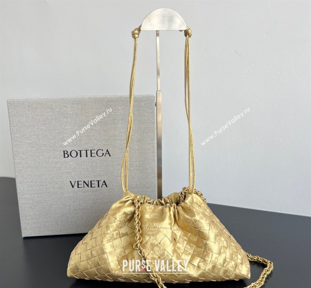 Bottega Veneta Dustbag Notte Bag in Intrecciato Lamina Satin Leather Gold 2026 839394 (WT-260401046)