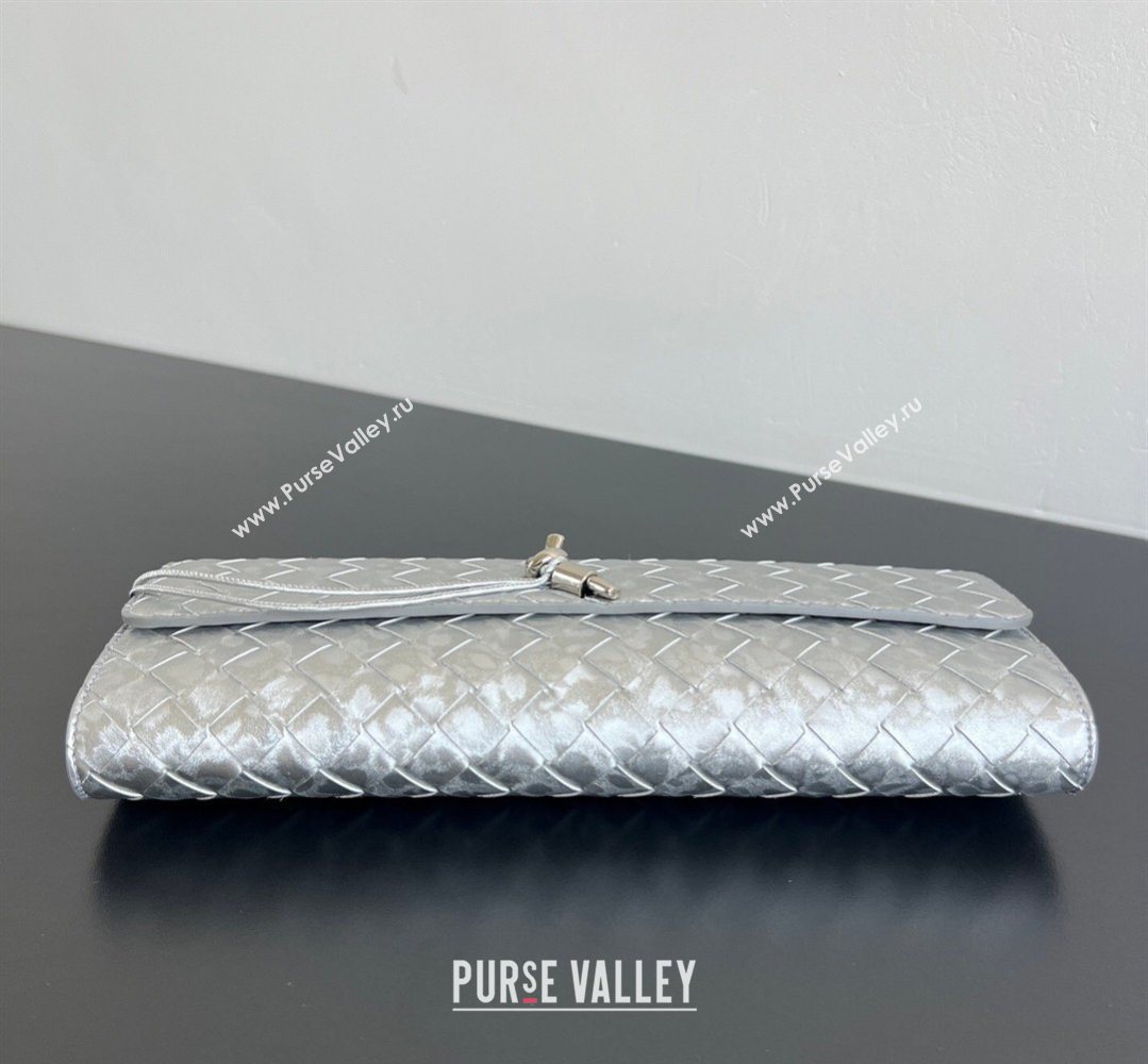 Bottega Veneta Long Clutch Bag Andiamo in Intrecciato Lamina Satin Leather Silver 2026 741511 (WT-260401047)