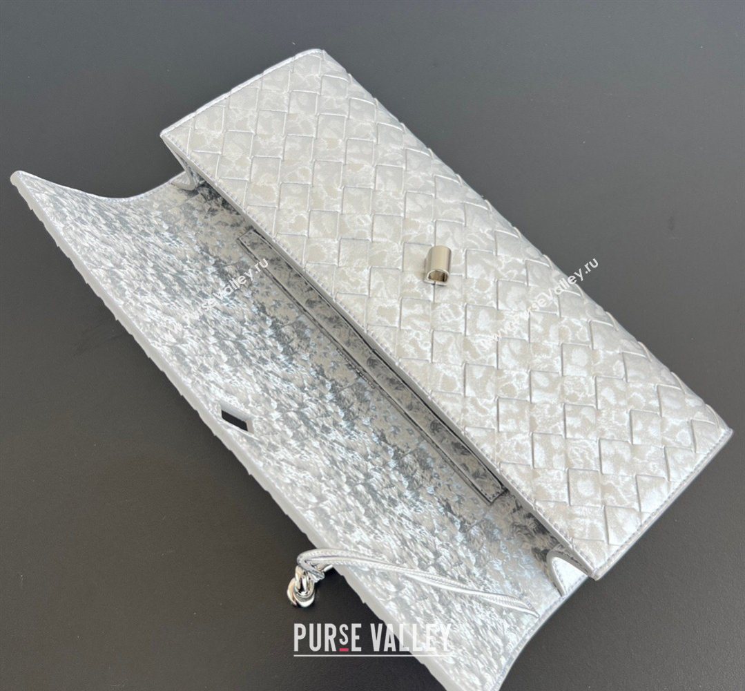 Bottega Veneta Long Clutch Bag Andiamo in Intrecciato Lamina Satin Leather Silver 2026 741511 (WT-260401047)