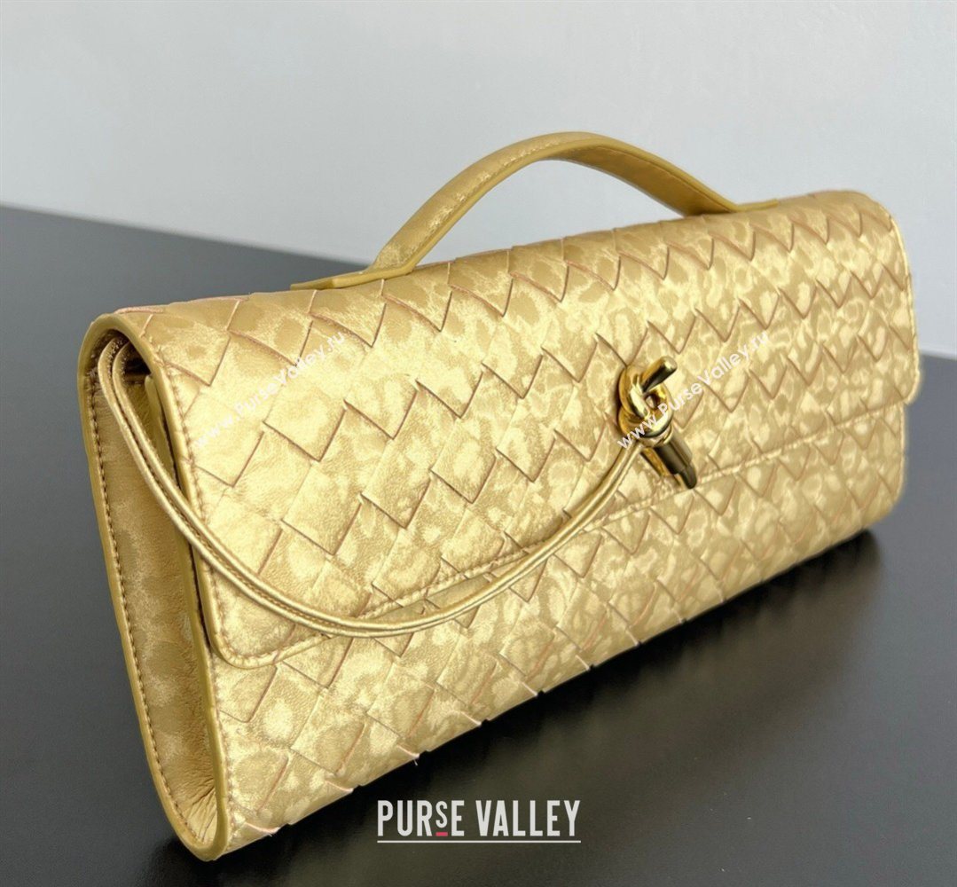 Bottega Veneta Long Clutch Bag Andiamo in Intrecciato Lamina Satin Leather Gold 2026 741511 (WT-260401048)