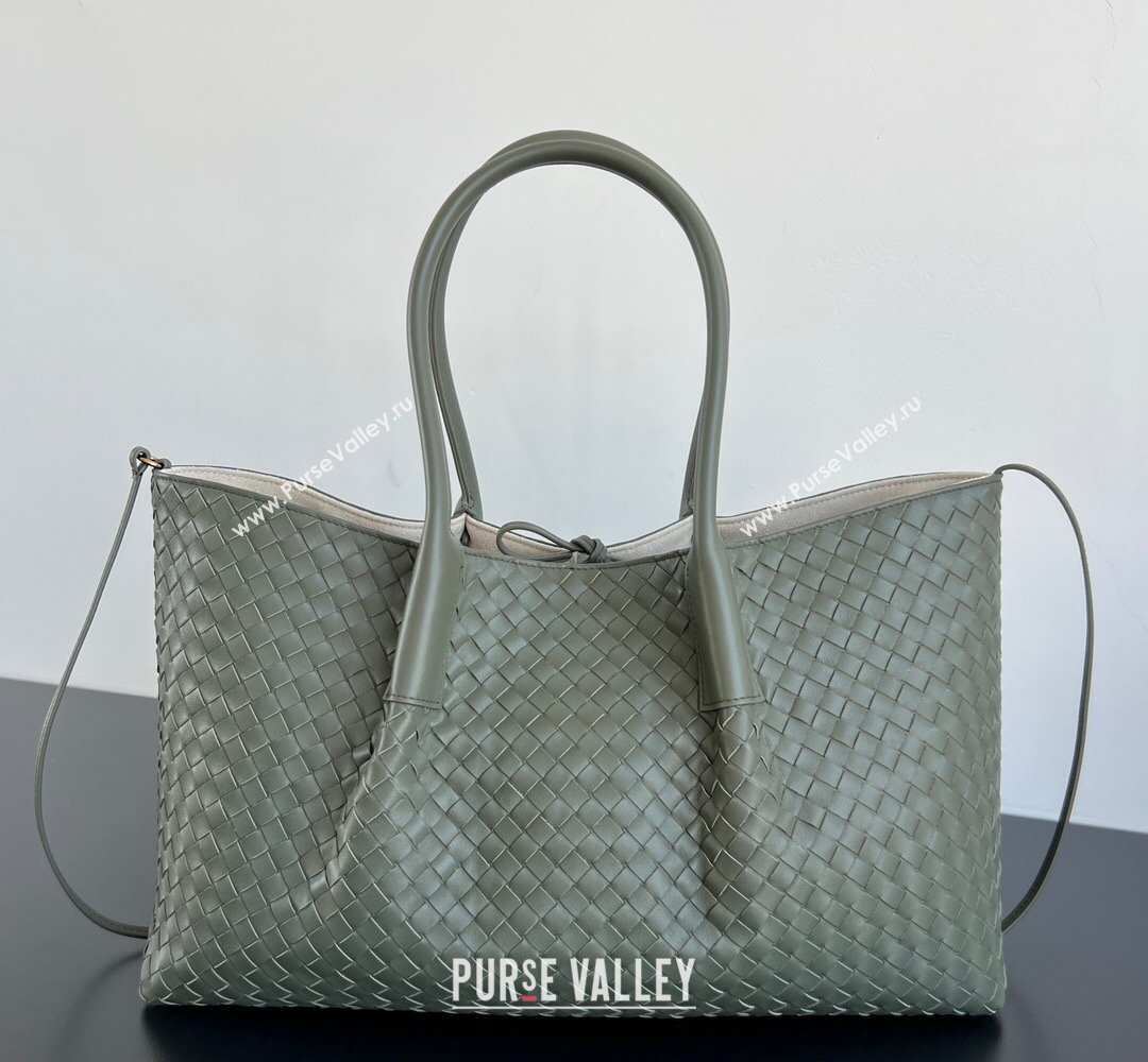 Bottega Veneta Medium Pinacoteca Tote Bag in Intrecciato Leather Pickle Green/Sea Salt 2026 817166 (WT-260401069)