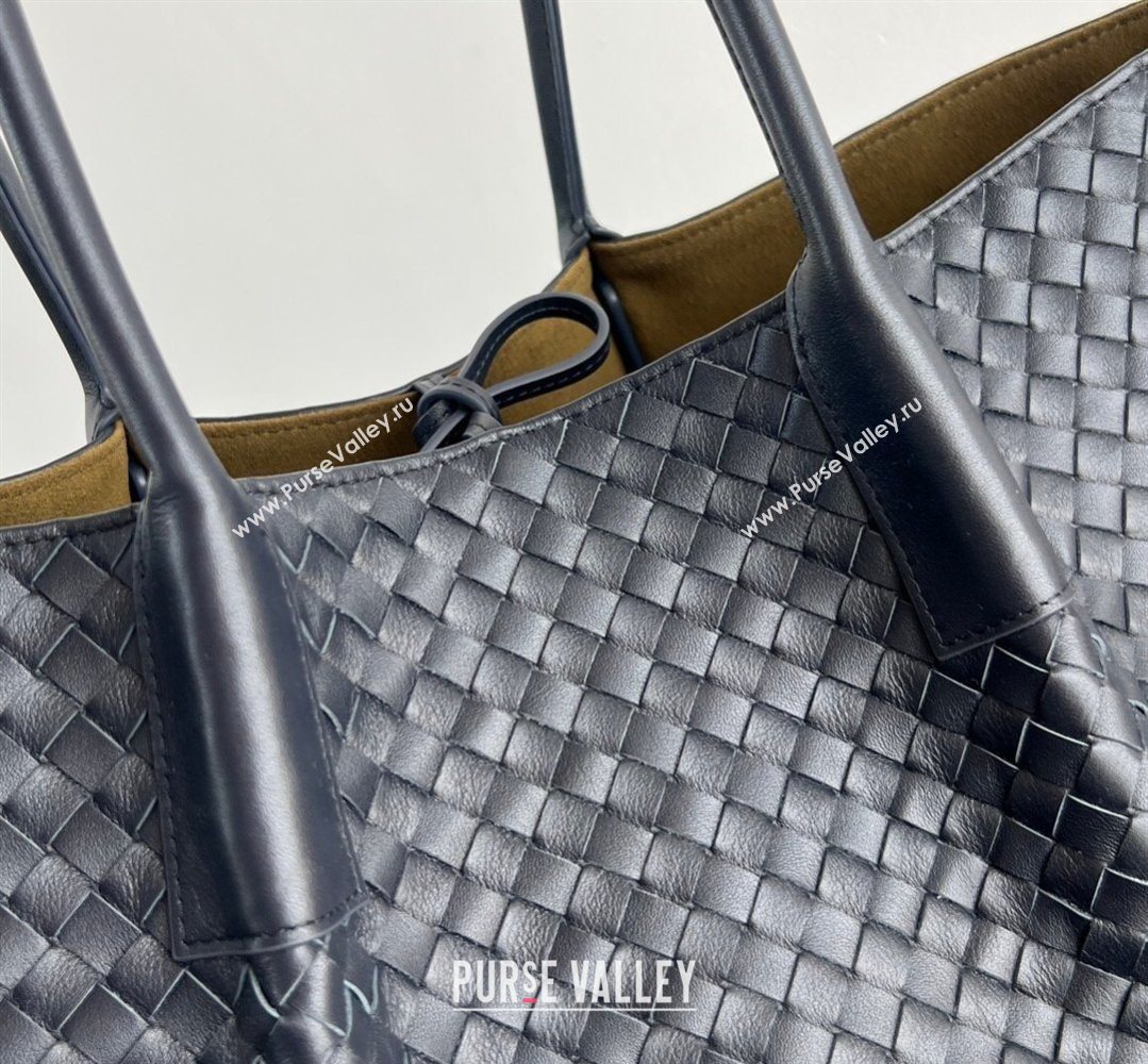 Bottega Veneta Medium Pinacoteca Tote Bag in Intrecciato Leather Midnight Blue 2026 817166 (WT-260401070)