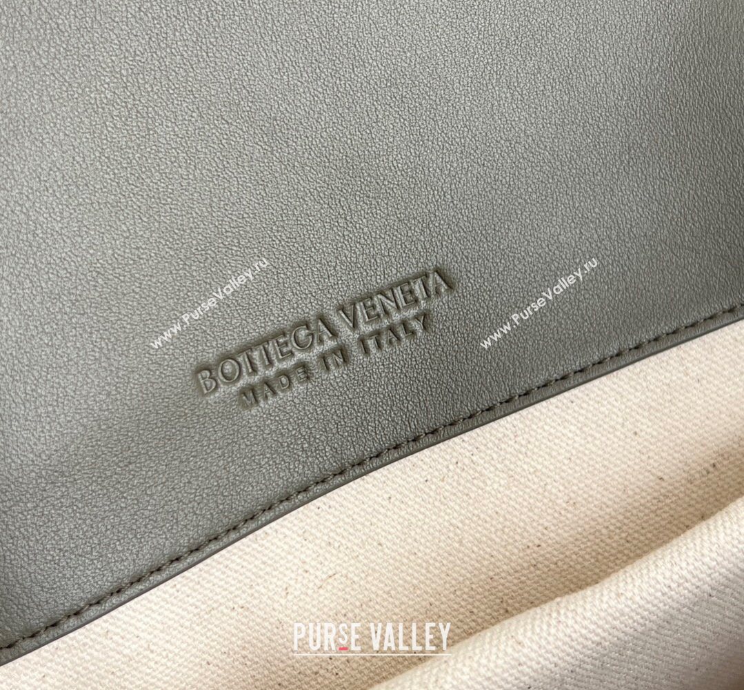 Bottega Veneta Mens Back To School Backpack Bag in Intrecciato Leather Cypress Green 2026 805971 (WT-260401077)