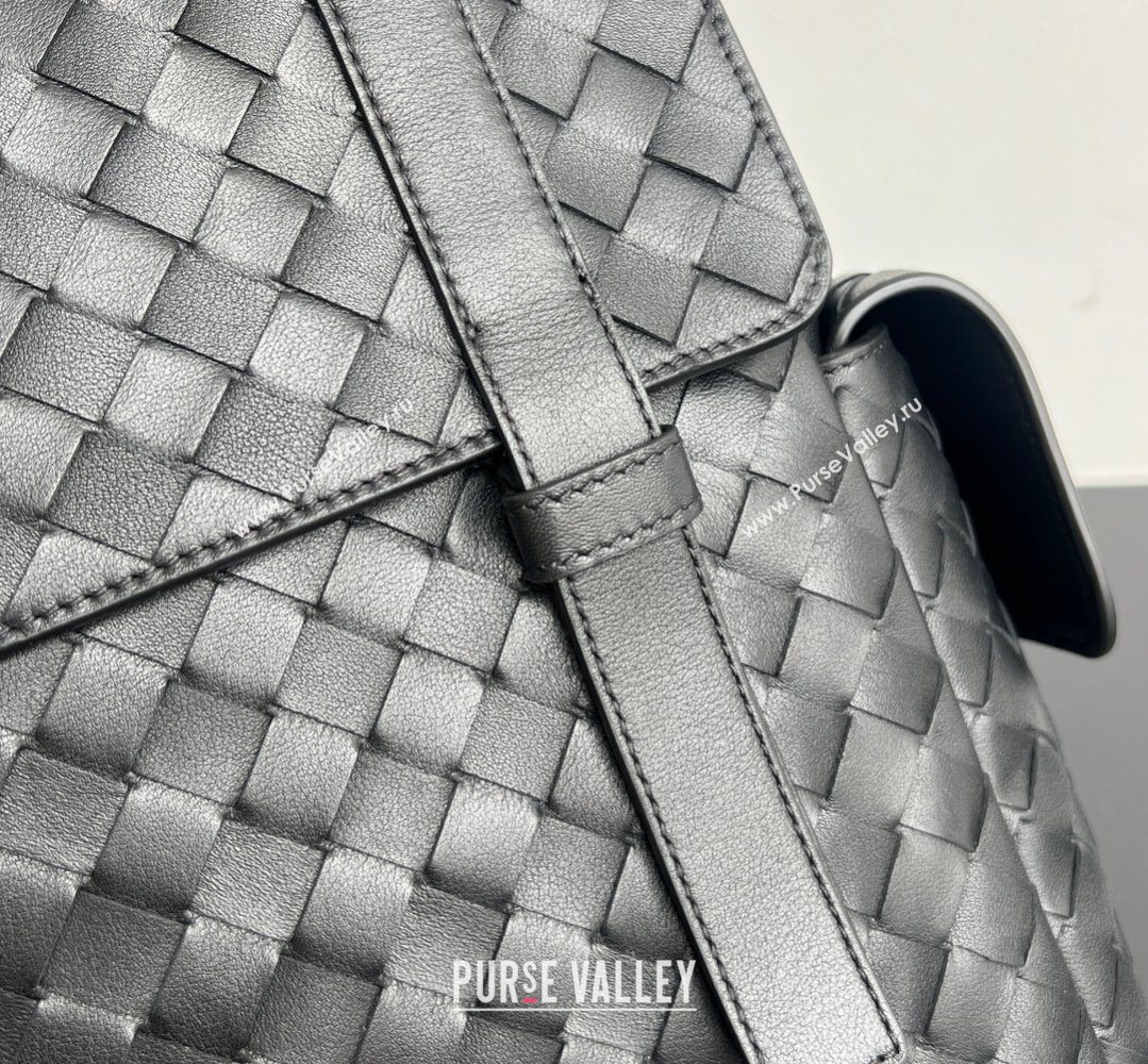 Bottega Veneta Mens Back To School Backpack Bag in Intrecciato Leather Black 2026 805971 (WT-260401081)