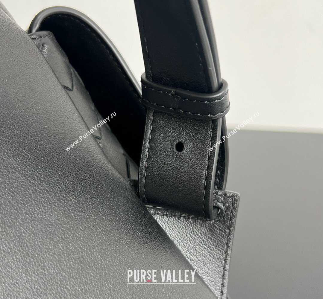 Bottega Veneta Mens Back To School Backpack Bag in Intrecciato Leather Black 2026 805971 (WT-260401081)