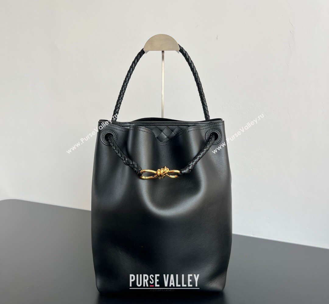 Bottega Veneta Andiamo Bucket Bag in Silky Leather Black 2026 844169 (WT-260401065)