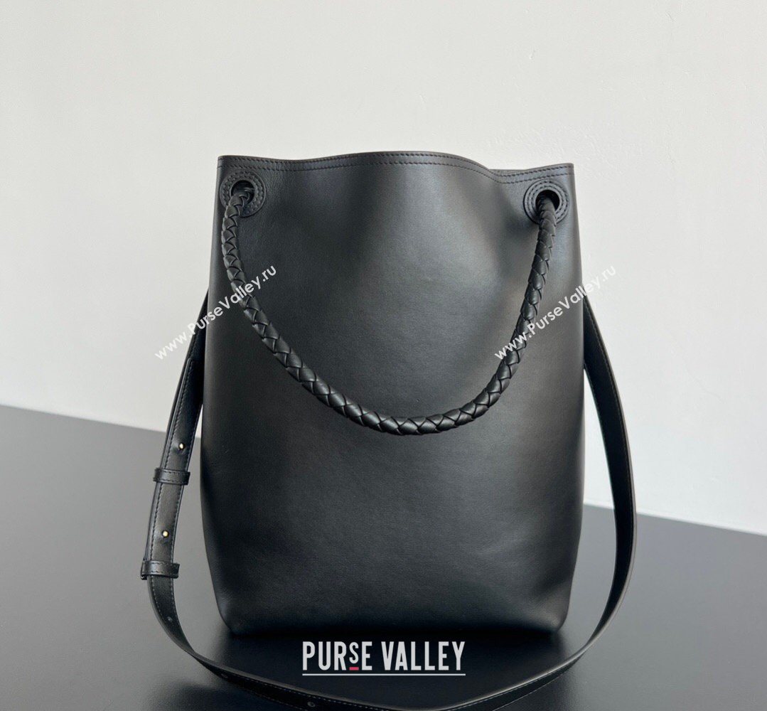 Bottega Veneta Andiamo Bucket Bag in Silky Leather Black 2026 844169 (WT-260401065)
